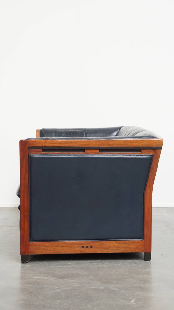 Image 1 of 2.5-zits Art Deco design bank van Schuitema met houtwerk en donkerblauw rundleer