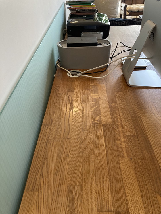 Image 1 of Escritorio/mesa de diseño único con tapa de roble