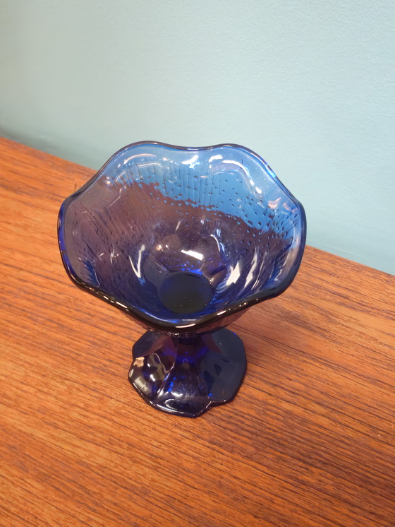 Image 1 of Set di 6 bicchieri da gelato in vetro blu Francia