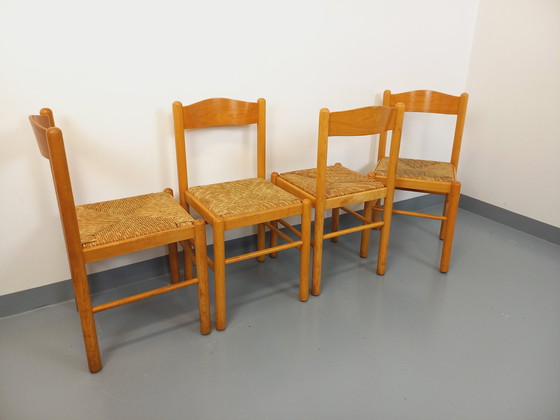 Image 1 of Suite van 4 Vintage Brutalistische stoelen in licht hout en stro uit de jaren 70 en 80