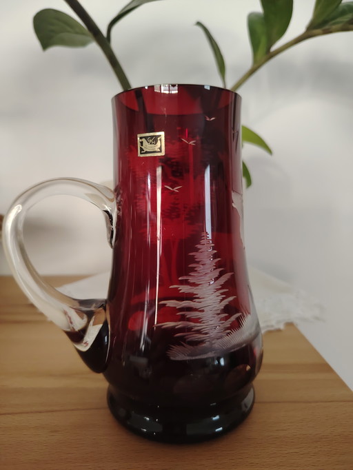Pichet en verre d'art Hirtreiter, rouge rubis, motif de chasse, motif de forêt, fait main, soufflé à la bouche, non utilisé