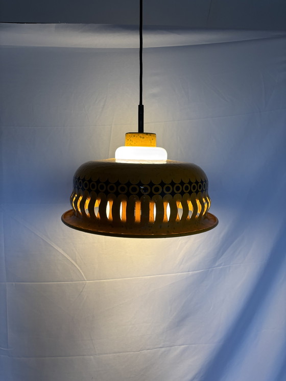 Image 1 of Lampada a sospensione vintage in ferro smaltato arancione degli anni '70