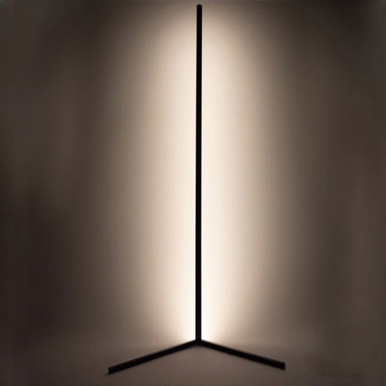 Image 1 of Lampadaire d'angle moderne avec LED RGB intégrées, télécommande incluse