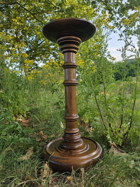 Image 1 of Characterful vintage wooden plant column / pedestal – Turned wood – 63 cm
