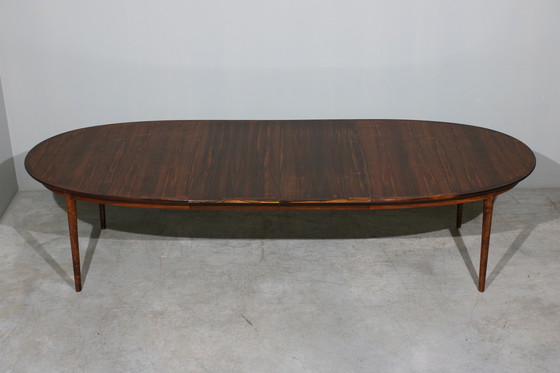 Image 1 of Table à manger ovale extensible en bois de rose par Niels O. Møller