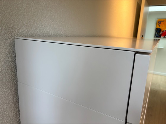 Mobile Kettnaker Mio, Credenze con vetrina, MDF, Bianco (foto 2 di 14)