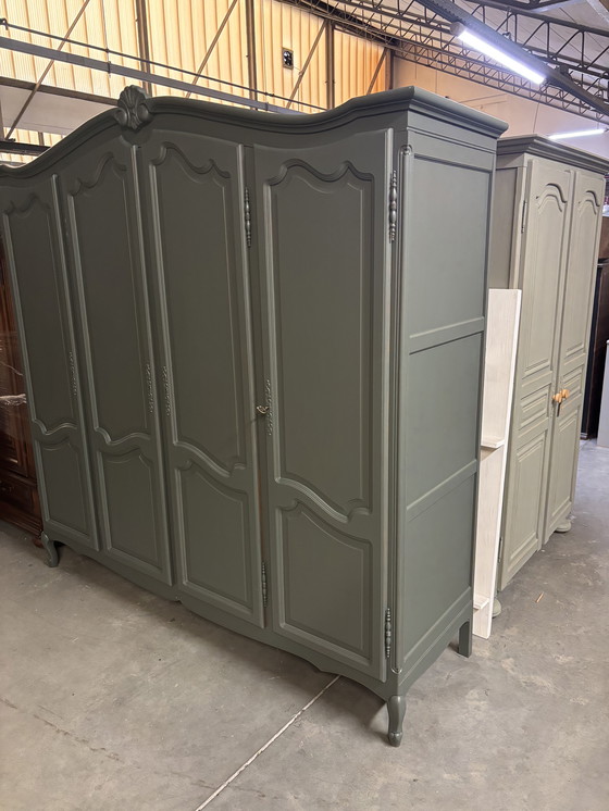 Image 1 of Brocante kledingkast