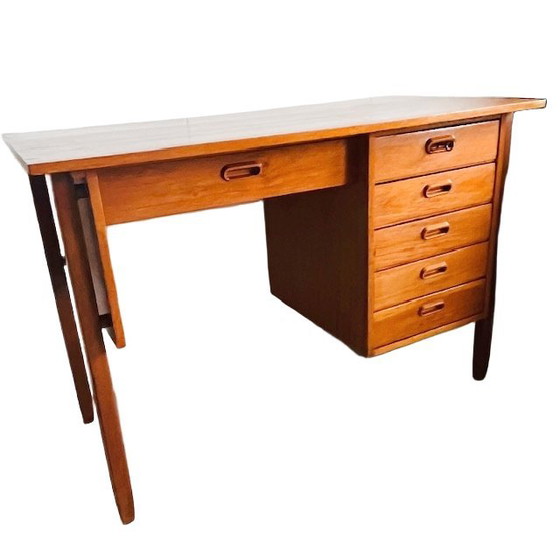 Image 1 of Bureau vintage en teck, design danois des années 1960
