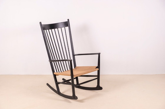 Image 1 of Sedia a dondolo nera Hans J. Wegner J16, 1969 FDB