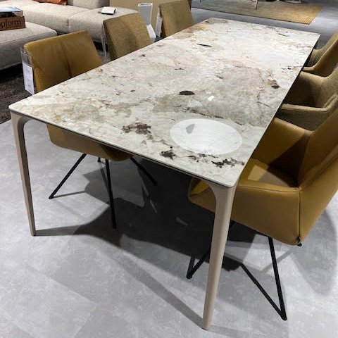 Image 1 of Olbia Eetkamertafel