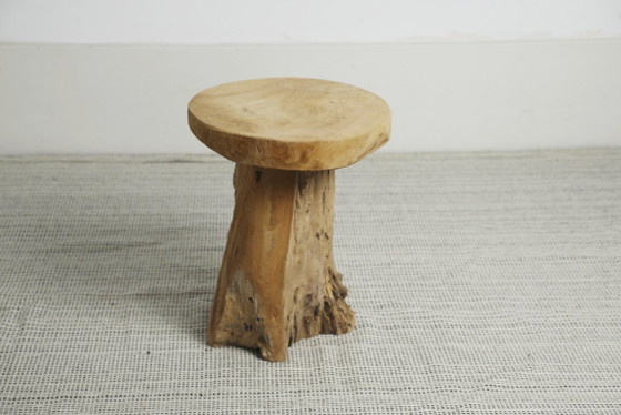 Teakhouten wortelkruk, organisch houten bijzettafeltje, rustieke sculpturale boomstronkkruk, vintage – Wood (photo 3 of 17)