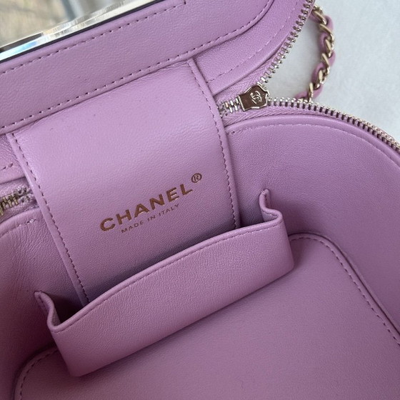 Chanel Vanity – Crossbody bags, Calfskin (photo 17 of 25)