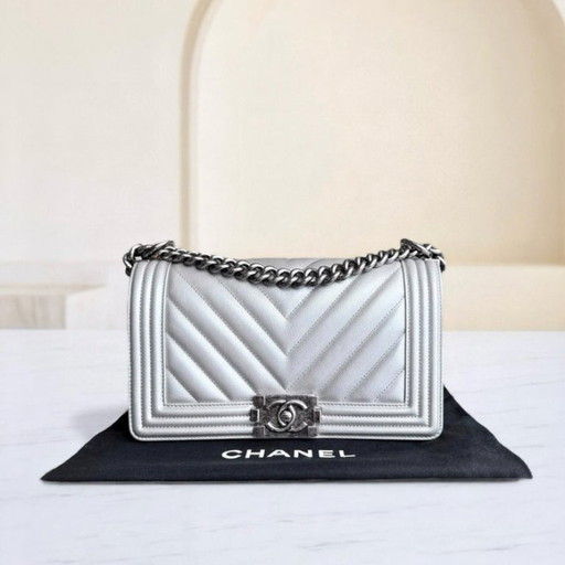 Borsa Chanel Boy Medium - Caviar 25CM Chevron Metallic Silver Ruthenium Silver Hardware Series 22
