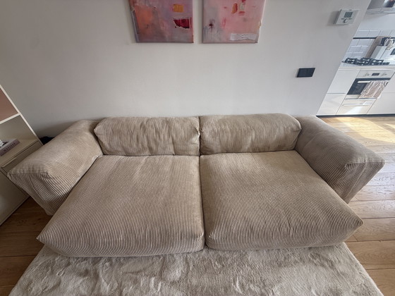 Image 1 of Canapé Vetsak en velours côtelé couleur sable en parfait état