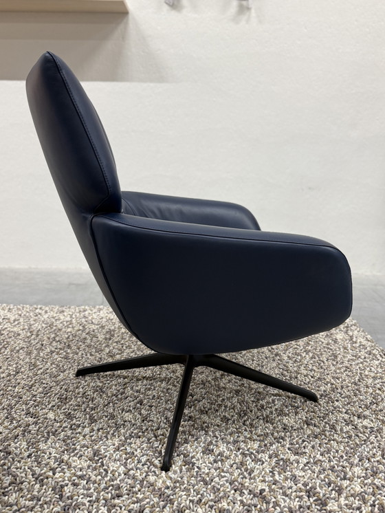 Image 1 of Poltrona Leolux Lloyd con sgabello Raffino Dragonfly