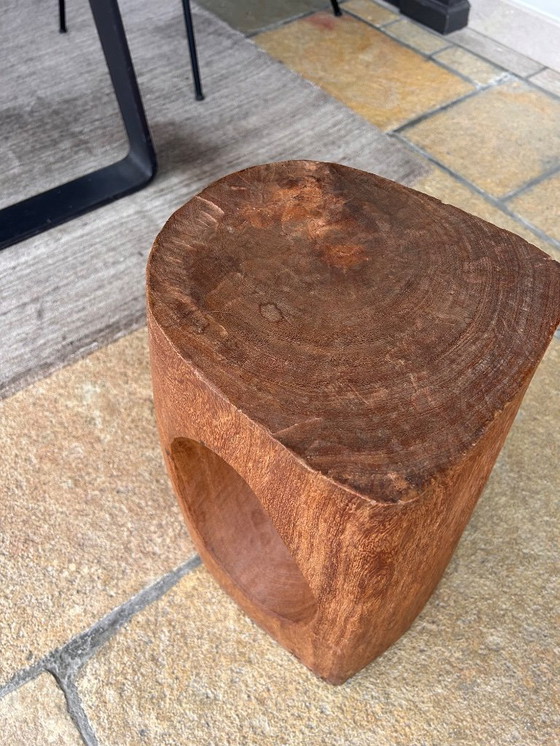 Image 1 of Bijzettafel in hout