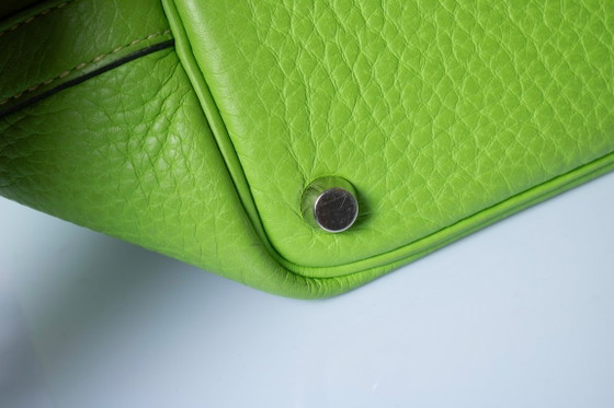 Hermes, een vert cru clémence lederen picotin 18 tas – Hermès, Bucket tassen, Calfskin (photo 12 of 14)