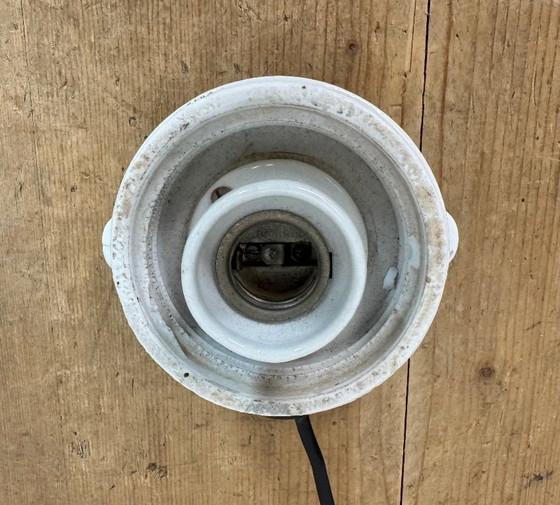 Image 1 of Plafonnier vintage en porcelaine avec verre laiteux, années 1950