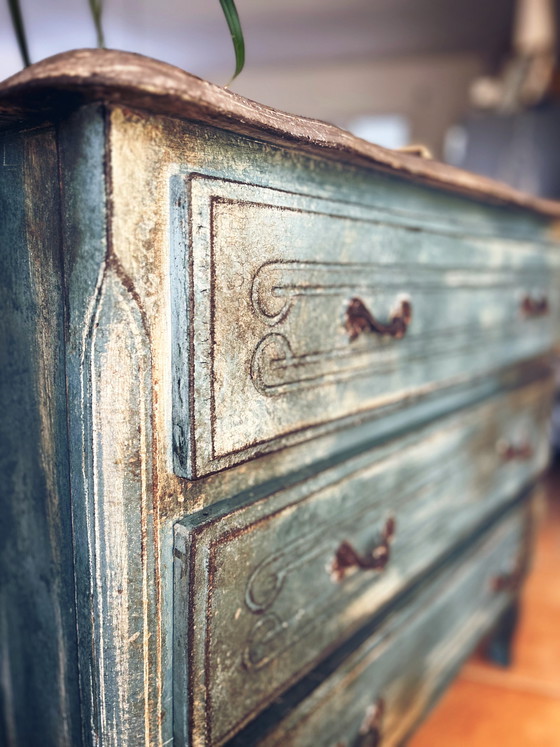 Image 1 of Antieke commode met patina – Toscaanse stijl / charmant huis