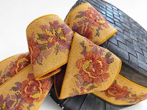 Sombrero de Diseño Avant-Garde – Hecho a Mano de Goma Reciclada – Wearable Art – Petit Point