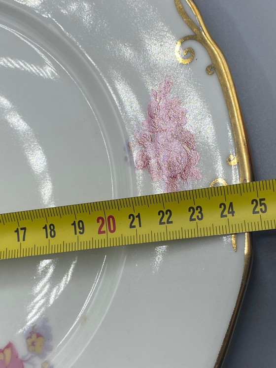 Assiette ancienne en porcelaine de Limoges – Roses anciennes et dorure – Circa – Objets déco, Gold (photo 4 of 4)