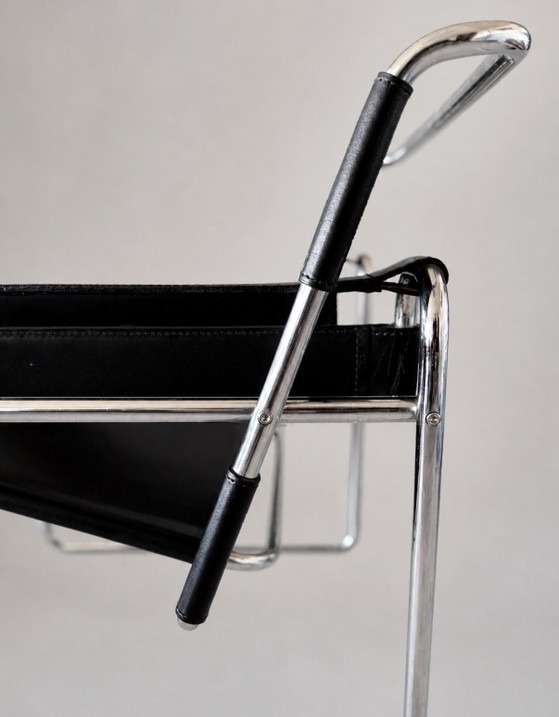 Image 1 of Fauteuil Wassily vintage en cuir noir – Fasem, Italie