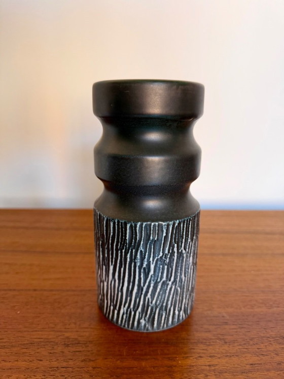 Khaki Bornholm Vase – Ceramic (photo 2 of 5)