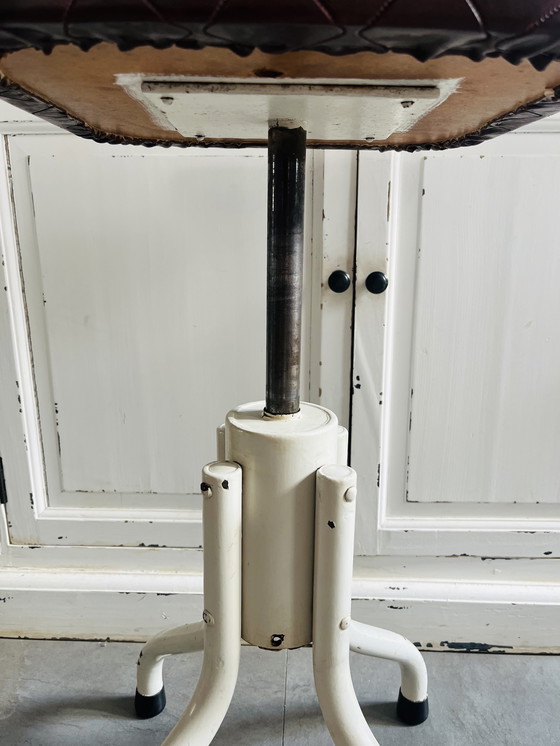 Image 1 of Taburete giratorio industrial/médico