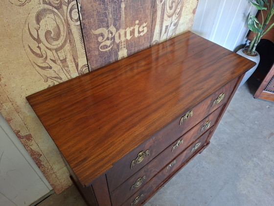 Image 1 of Antieke ladekast, commode, dressoir, met mooi beslag,  fineerschade afm. 99x45cm en 78cm hoog.