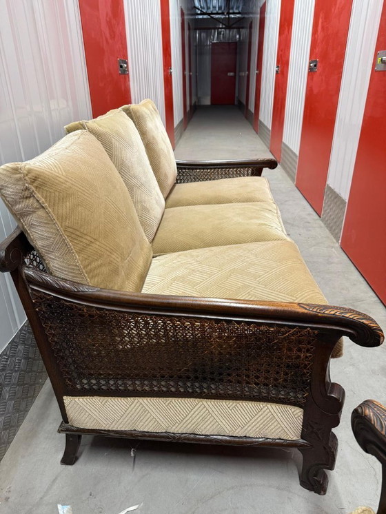 Image 1 of Bellissimo divano a 3 posti e poltrona in noce