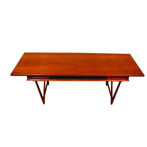 Mesa de centro de teca con patas en V modelo 32 de EWBach para Møbelfabrikken Toften, Dinamarca, años 60