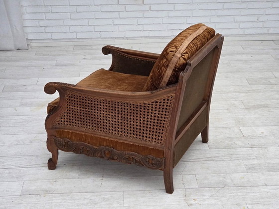Image 1 of Jaren 1930-1935, Deense fauteuil, meubelvelours, meubelgaas, gesneden essenhout.