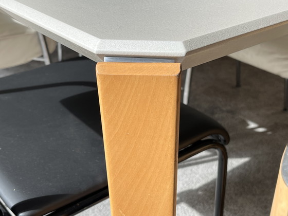 Large Leolux Dining table, Model “Xingu”, Design Dick Evers – Wood, rvs (photo 13 of 15)
