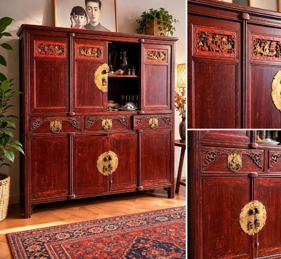 Image 1 of Antique Chinese cabinet in solid wood – brass fittings