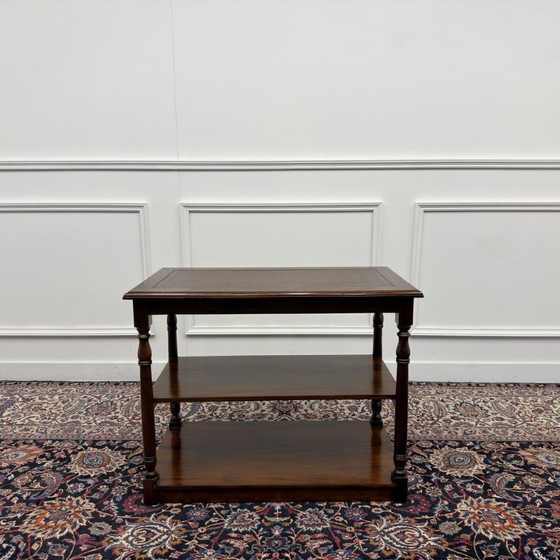 Table d'appoint anglaise classique avec plateau en cuir marron – Tables d'appoint, Bois (photo 2 of 9)