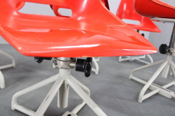 Image 1 of 1960er Jahre Miroslav Navratil Satz von acht Stühlen aus Fiberglas für Vertex, Tschechoslowakei