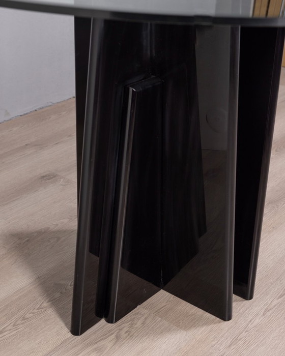 Image 1 of TAVOLO ROTONDO VINTAGE ANNI 80 IN LEGNO NERO E VETRO DESIGN ITALIANO