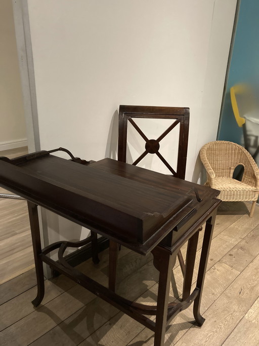Scrivania vintage con sedia