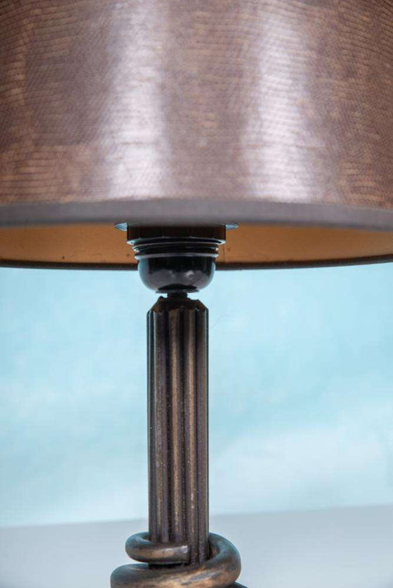 Image 1 of Lampe de table art déco en fer forgé des années 40 abat-jour serpent