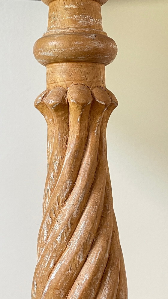 Image 1 of Vintage lamp van houtsnijwerk
