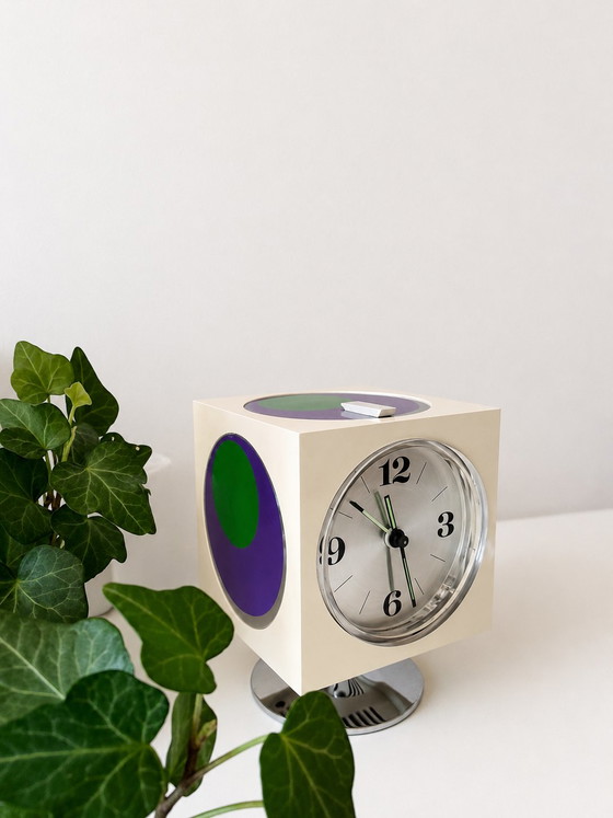 Réveil Cubique Romantic – Raymond Loews Space Age Uhr – Raymond loewy, Uhren, Plastic (photo 4 of 6)