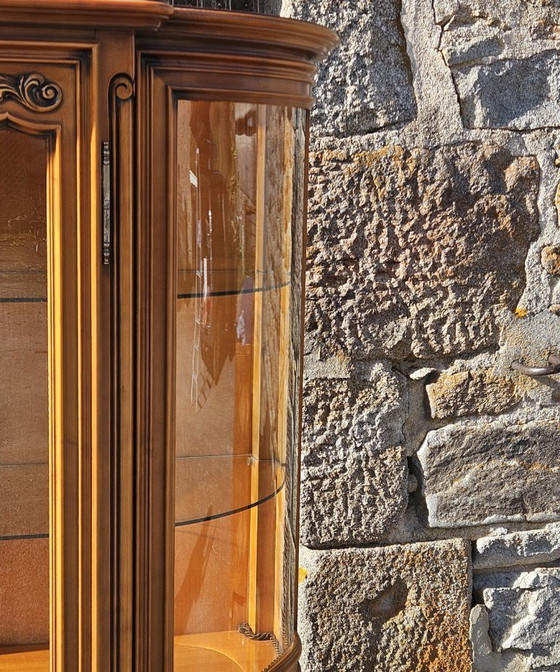 Image 1 of Franse vintage glazen vitrinekast - Kersenhouten vitrine - Louis XV-stijl - jaren 70