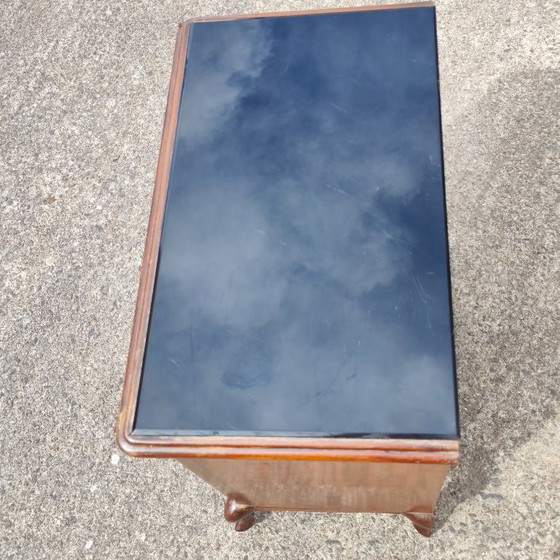Antieke Franse art-deco console met marqueterie, houten kast met glazen blad, jaren 30 – Ladekasten, Glass (photo 19 of 21)