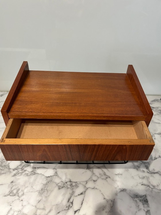 Image 1 of Armoire murale vintage scandinave en teck