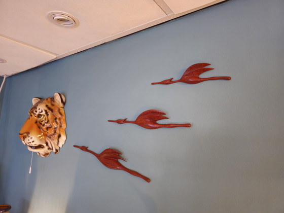 Image 1 of Decorazione murale vintage in legno di teak con uccelli.