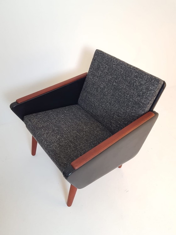 2 Vintage Danish Faux Leather Armchairs, Newly Upholstered Cushions – Skai, Wood (photo 8 of 15)