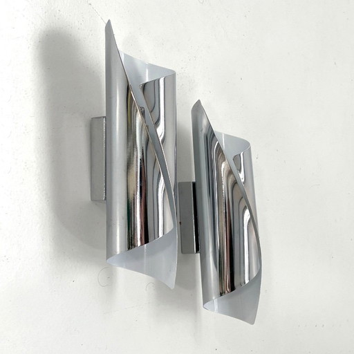 Paire d'appliques murales chromées incurvées, années 1970
