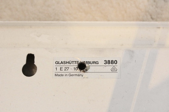 Set Messing & Opaalglas Driehoek Wandlampen van Glashütte Limburg (foto 11 van 13)