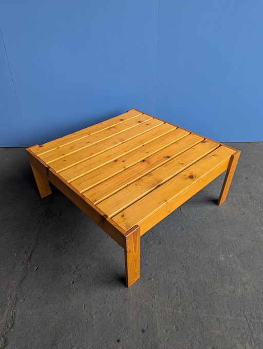 Table basse vintage en pin des années 1970