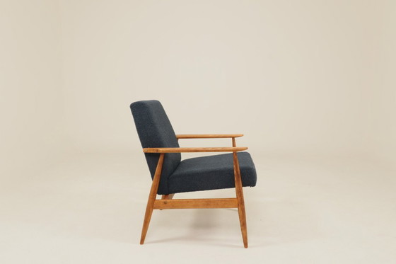 Image 1 of Fauteuil scandinave bleu marine à structure en bois bouclé, design H.Lis